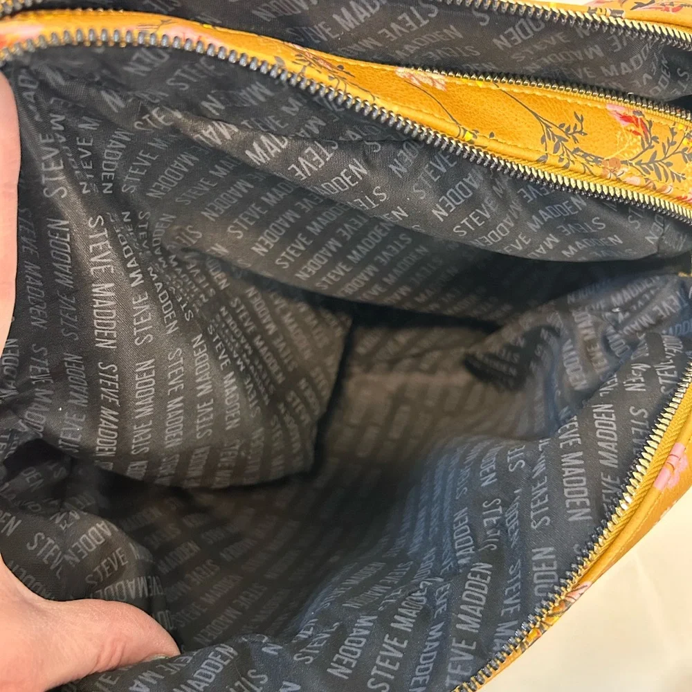 Steve Madden Floral Travel Bag Purse Double Zipper Side Handle Yellow 9'' x 10'' - Picture 11 of 12